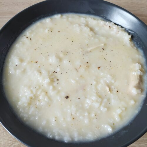 Hühnersuppe mit Ei-Zitronen Sauce - griechisches Magazin