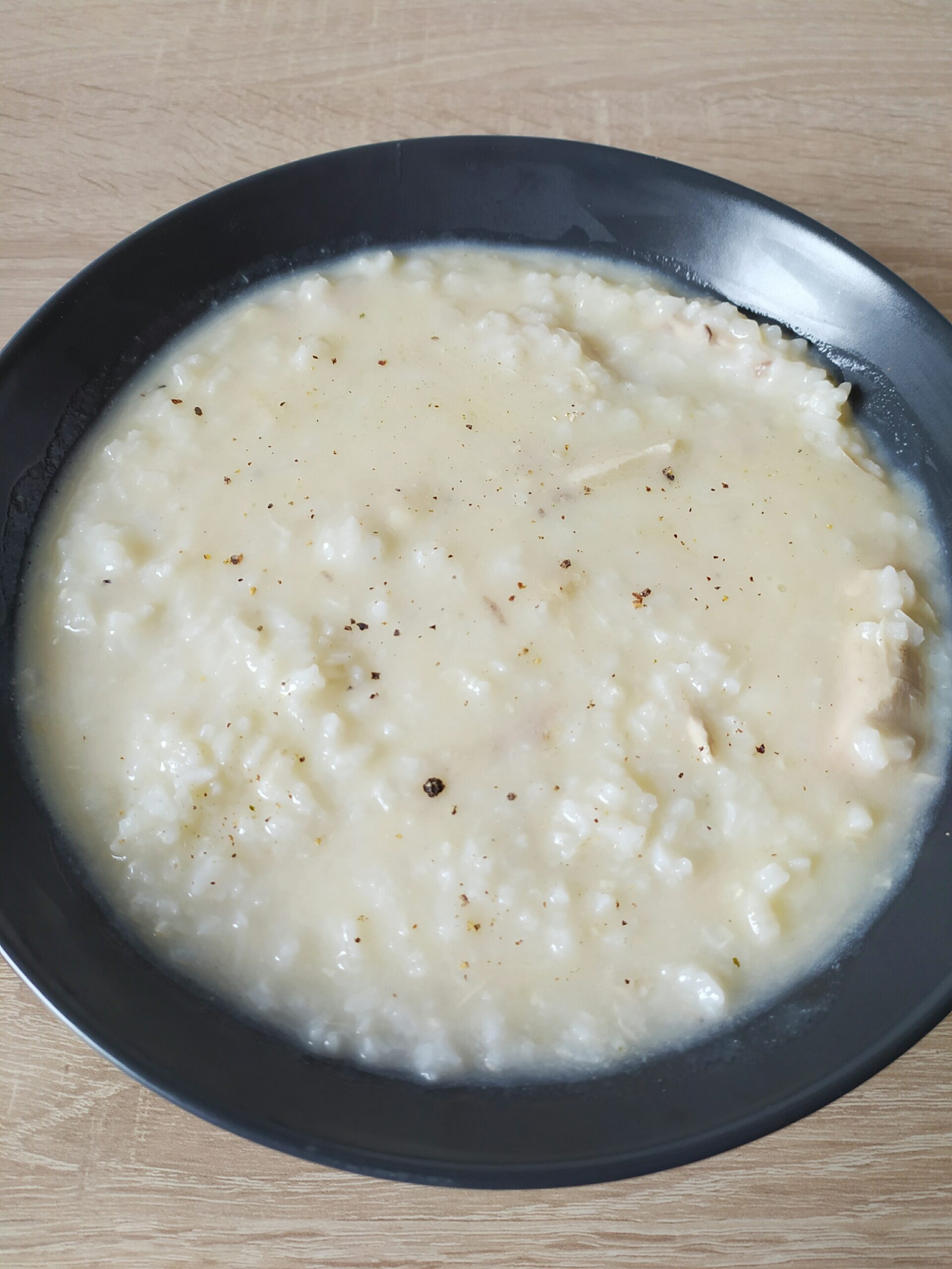 Hühnersuppe mit Ei-Zitronen Sauce - griechisches Magazin