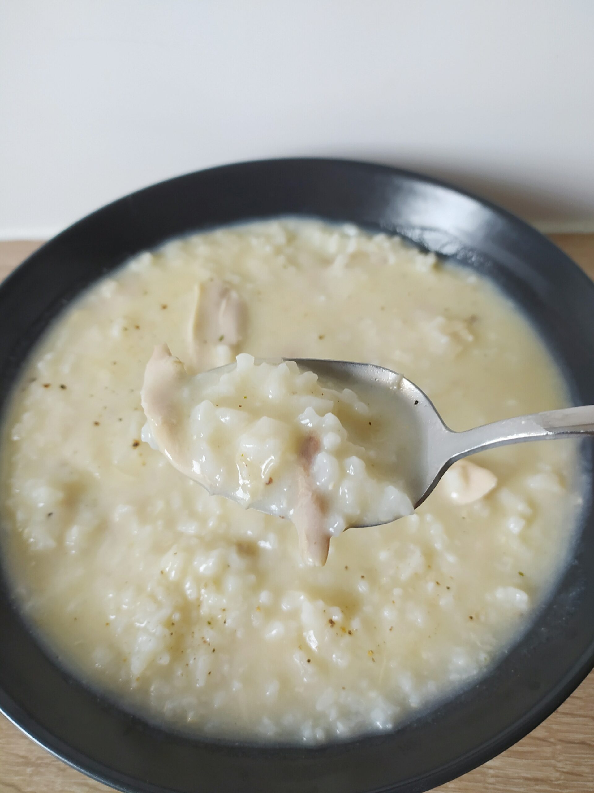 Hühnersuppe mit Ei-Zitronen Sauce - griechisches Magazin